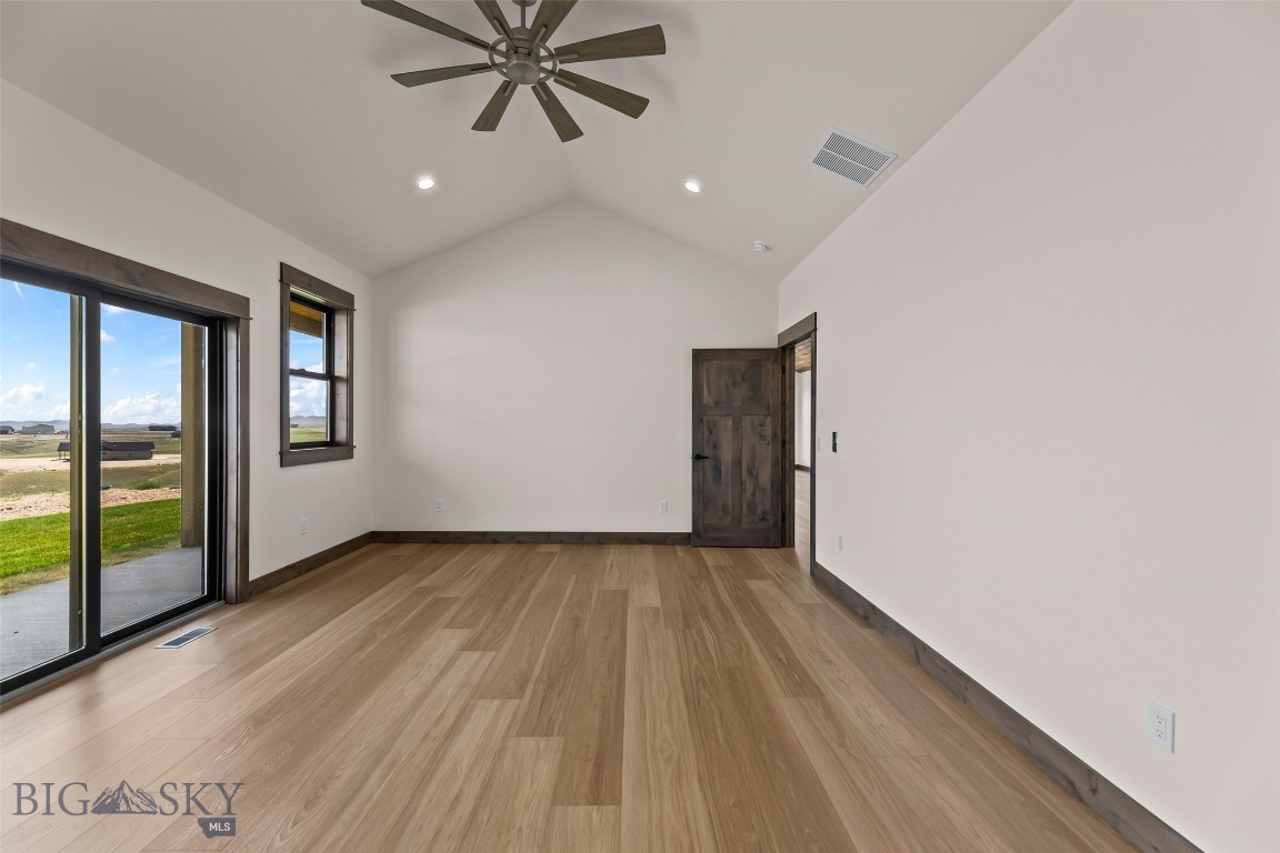 8 Viola View Property Photo 32