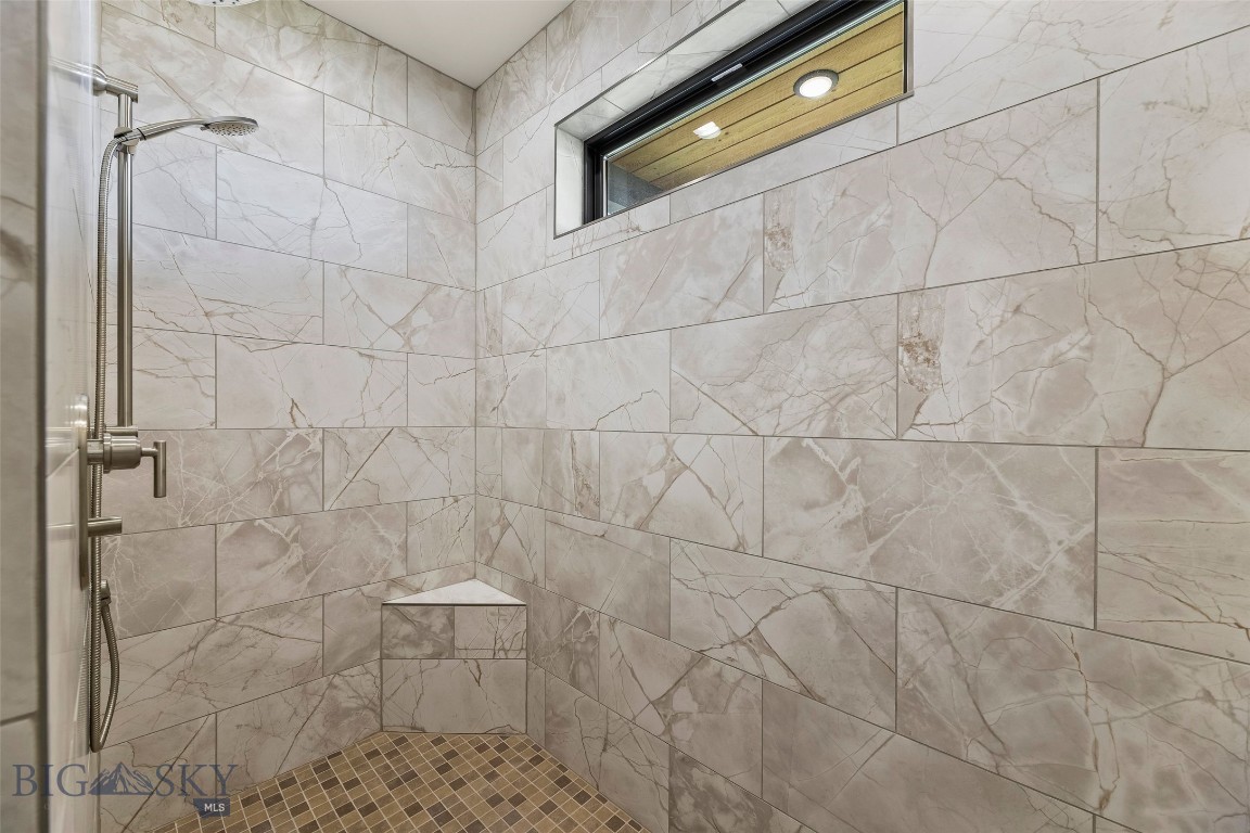 8 Viola View Property Photo 47