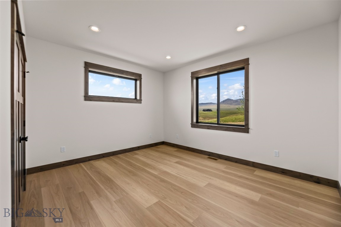 8 Viola View Property Photo 52