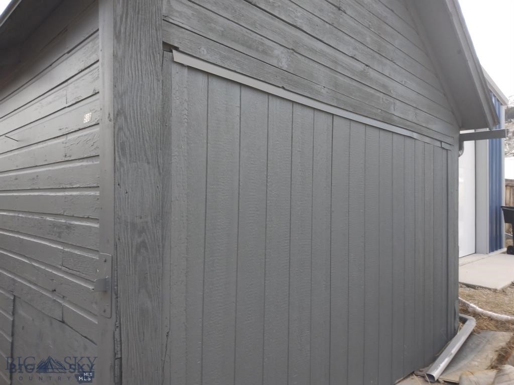 506 Ash Property Photo 9