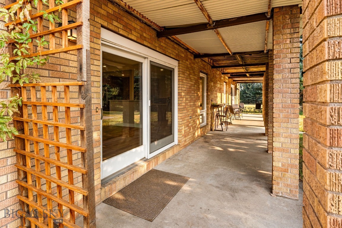 3100 Wagonwheel Road 1 Property Photo 4