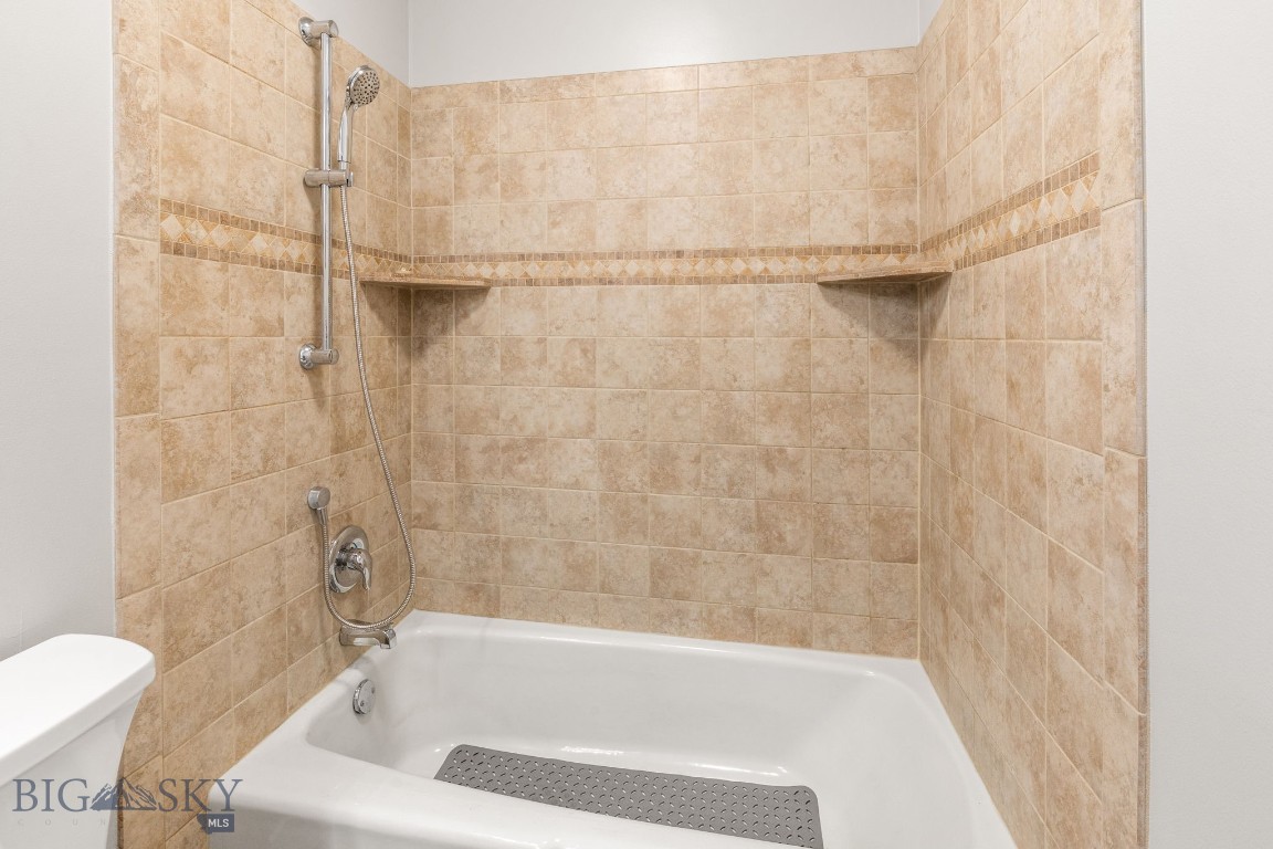 3100 Wagonwheel Road 1 Property Photo 24