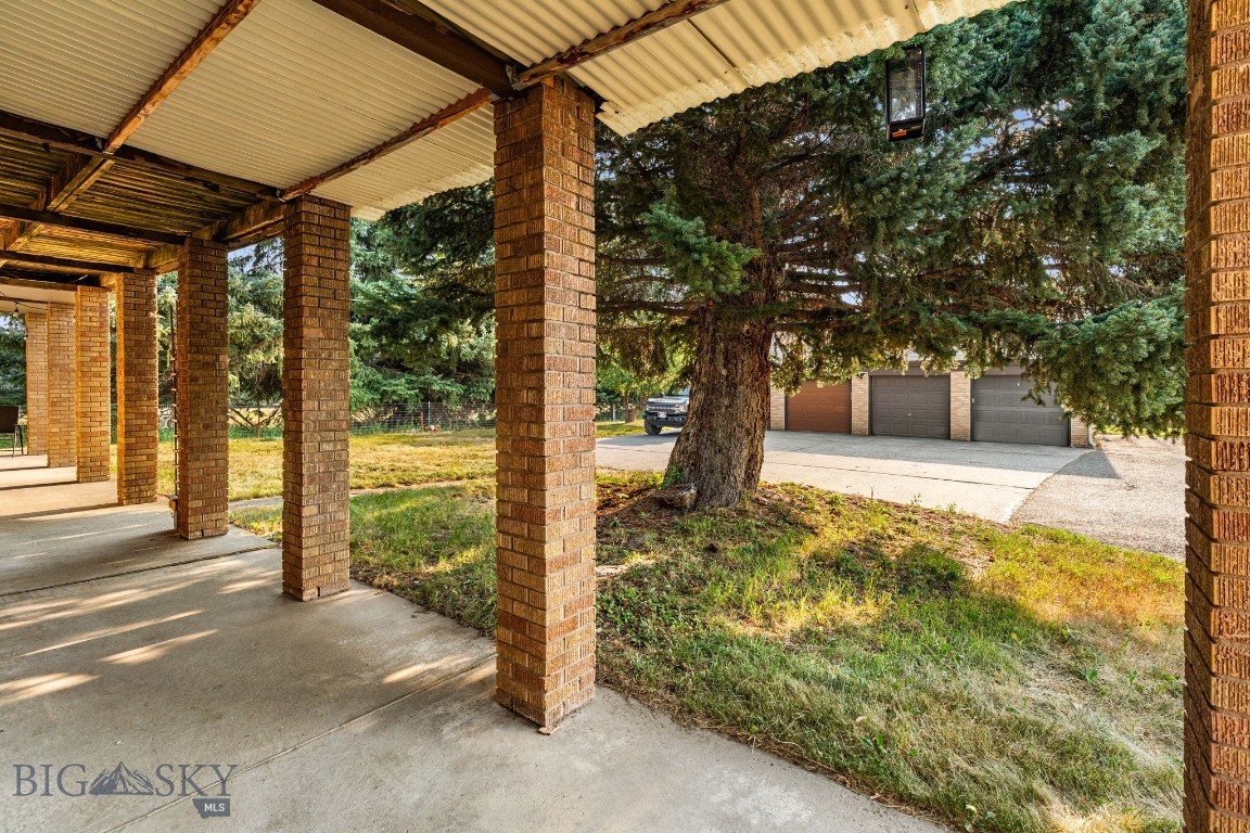 3100 Wagonwheel Road 1 Property Photo 28