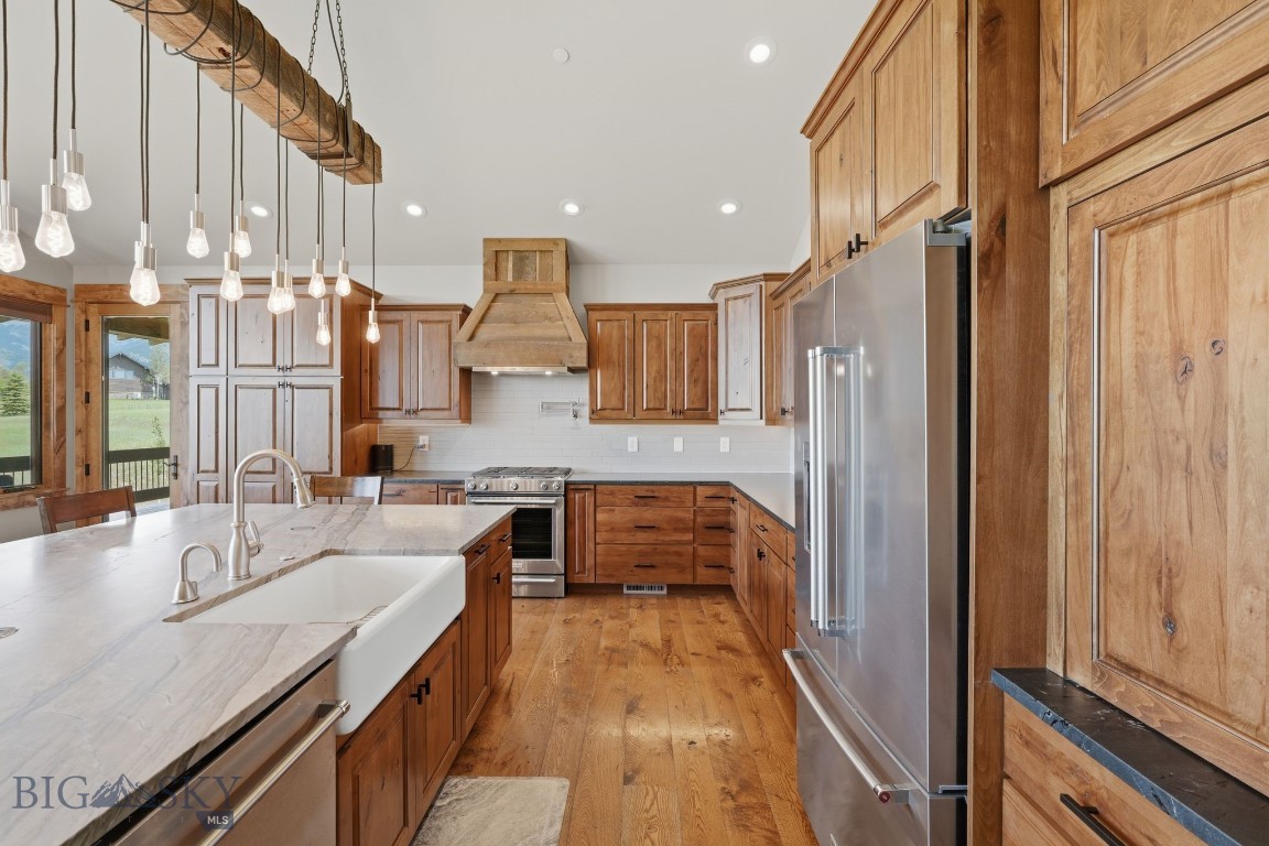 46 Moon Shadow Drive Property Photo 14