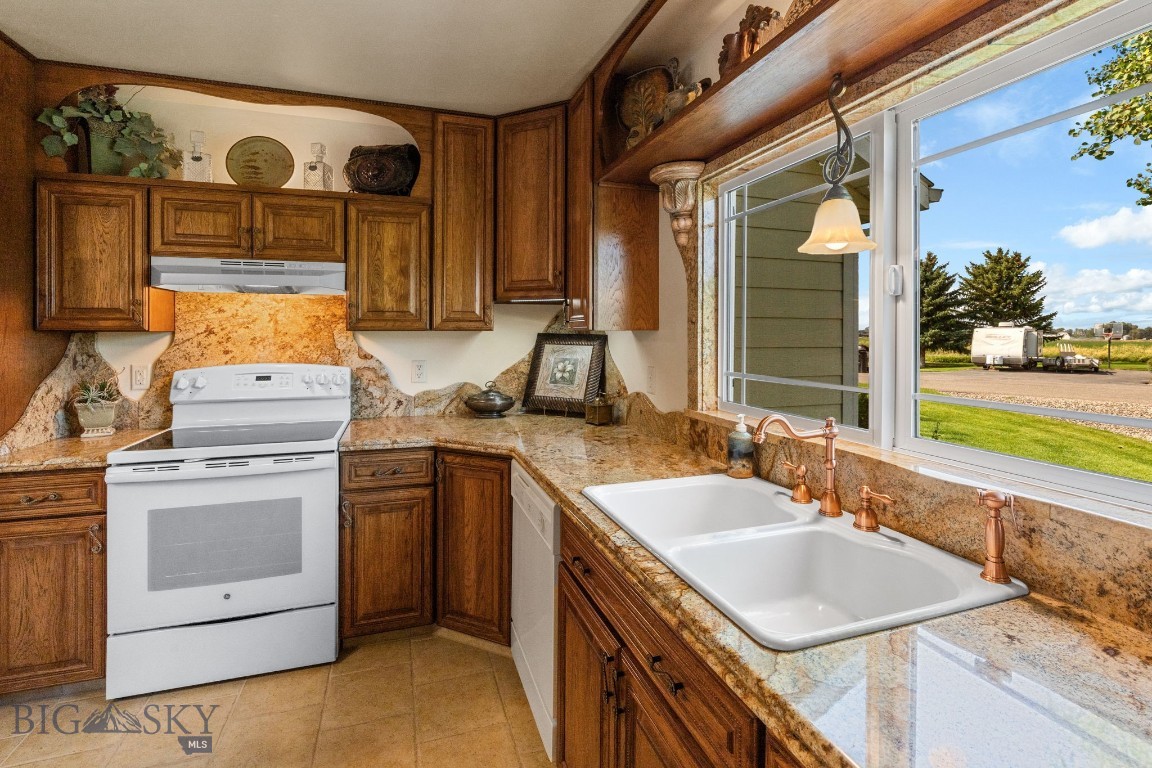 12 Pathfinder Trail Property Photo 14