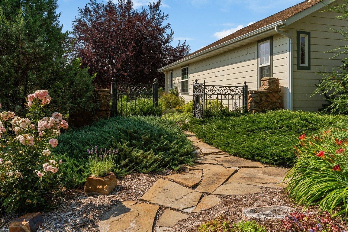 12 Pathfinder Trail Property Photo 40