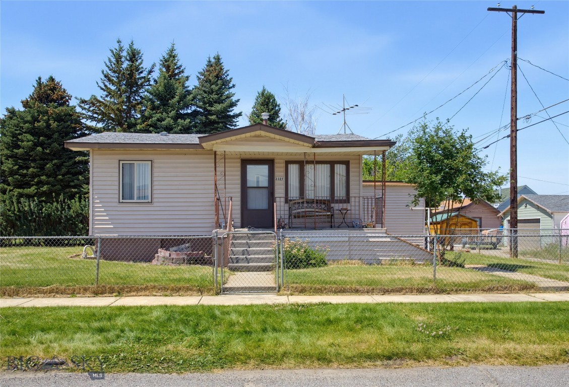 2327 Garrison Avenue Property Photo 1