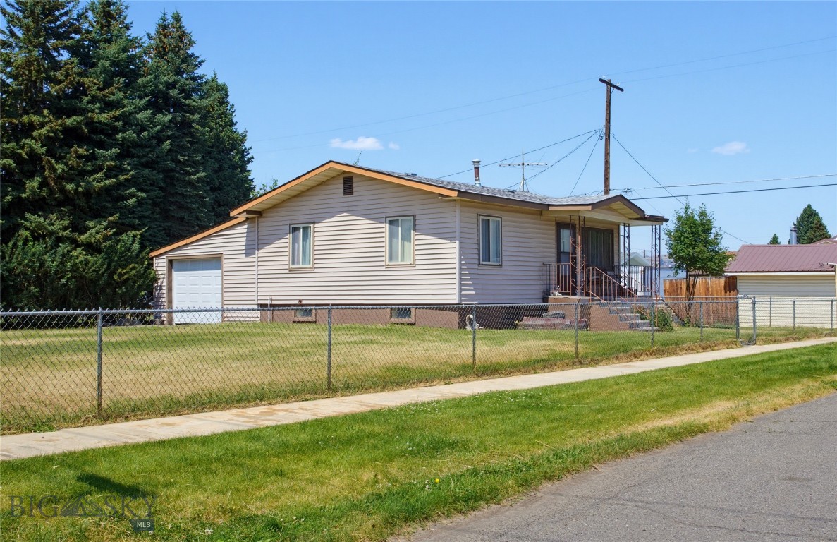 2327 Garrison Avenue Property Photo 2