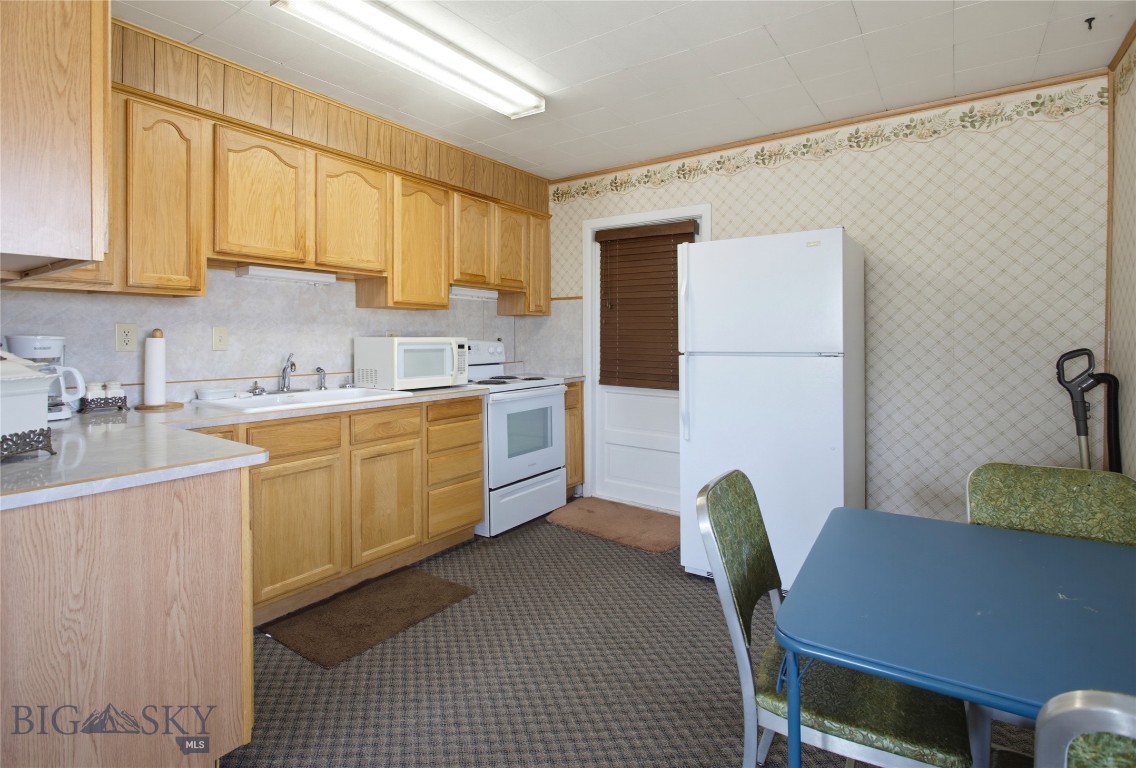 2327 Garrison Avenue Property Photo 6