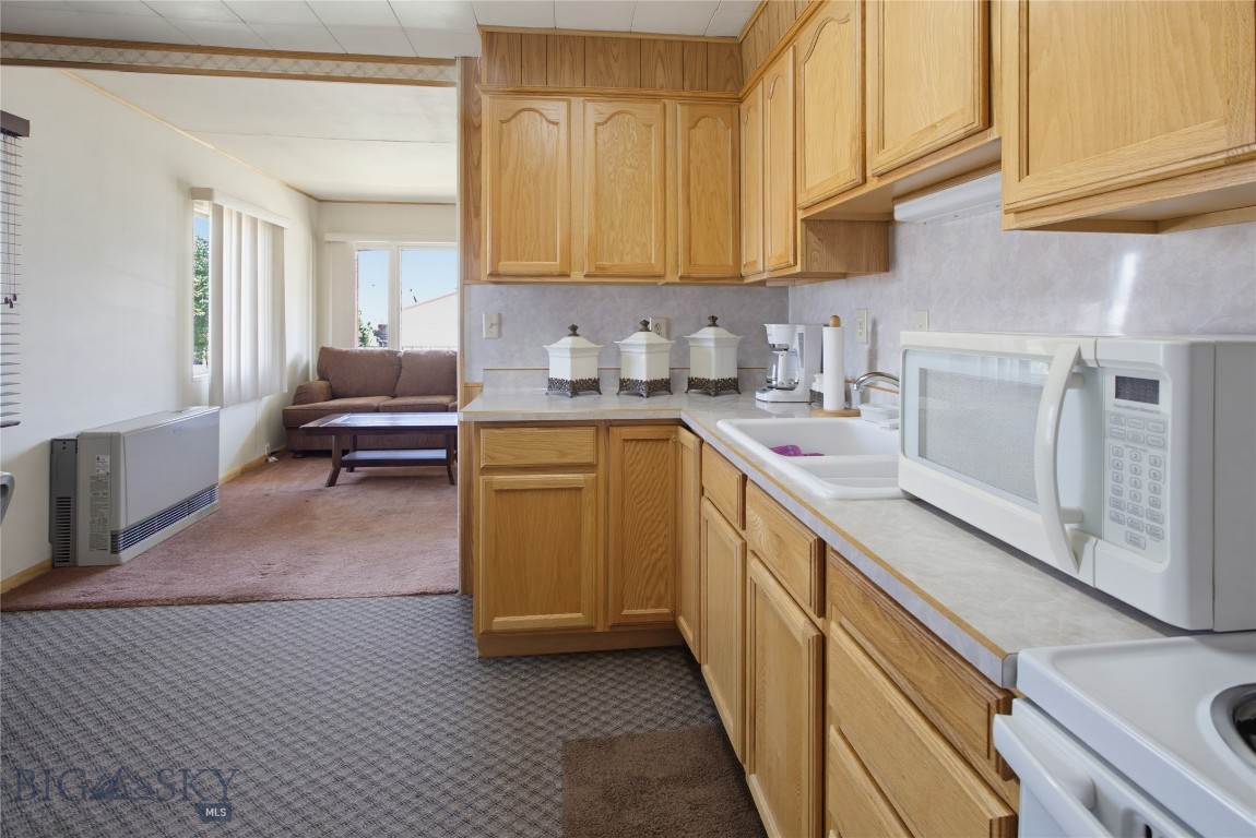 2327 Garrison Avenue Property Photo 8