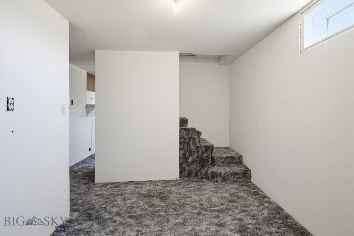 2327 Garrison Avenue Property Photo 13