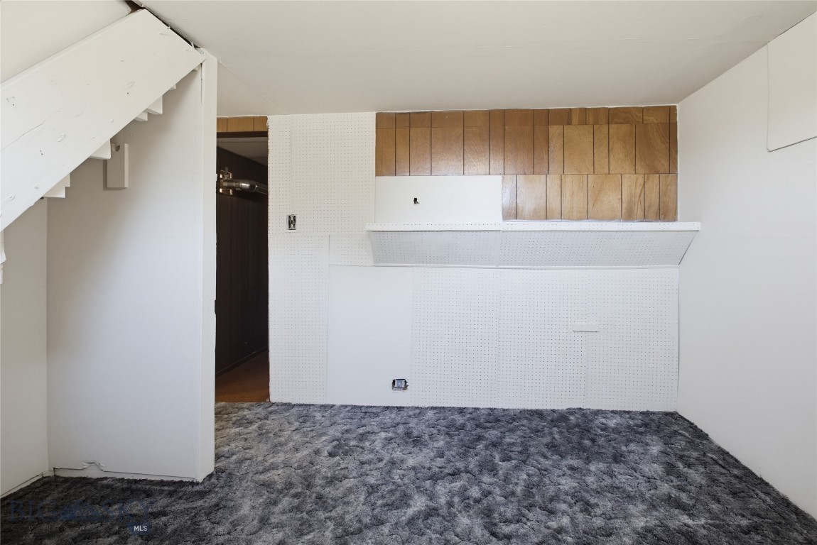 2327 Garrison Avenue Property Photo 16