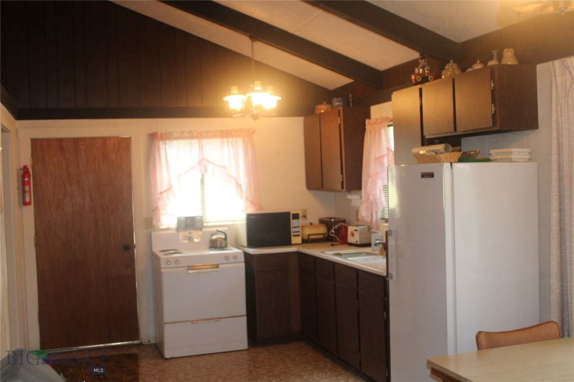7 East Slope Road Property Photo 14