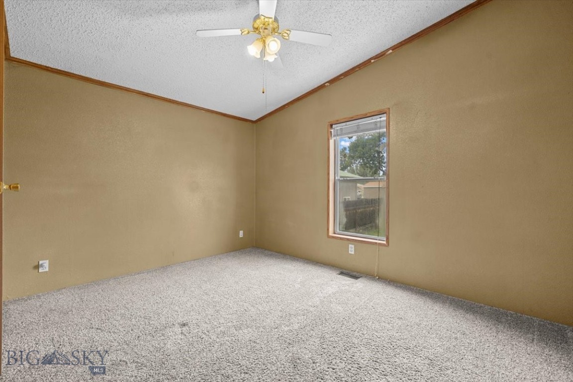 515 1st St Se Property Photo 24