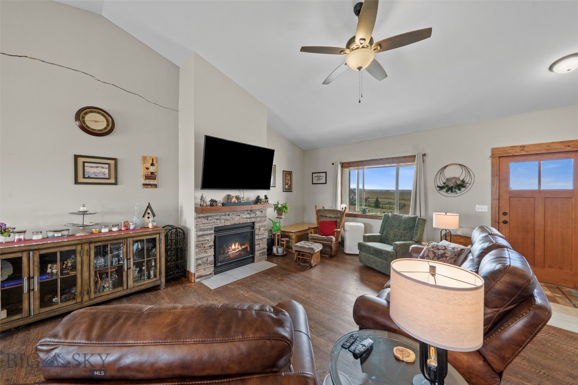56 Wheatland Meadows Property Photo 12