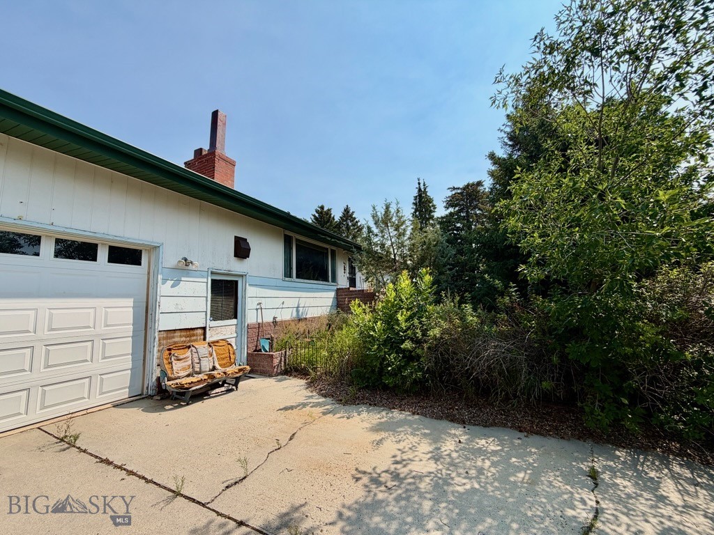 603 Desmet Street Property Photo 2