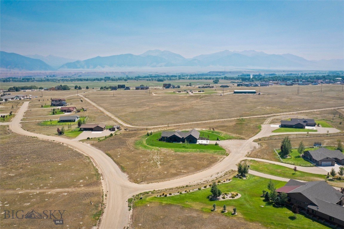 5 Wheat Grass Court Property Photo 12