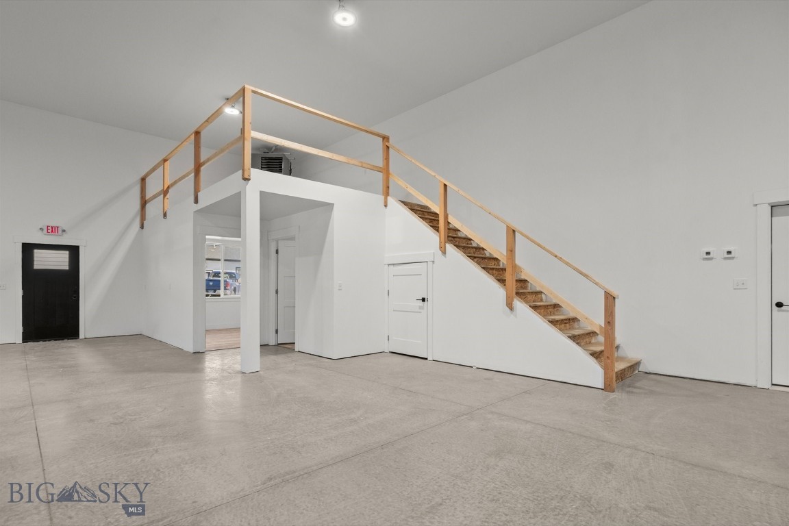 7535 Roughsawn Drive Property Photo 11