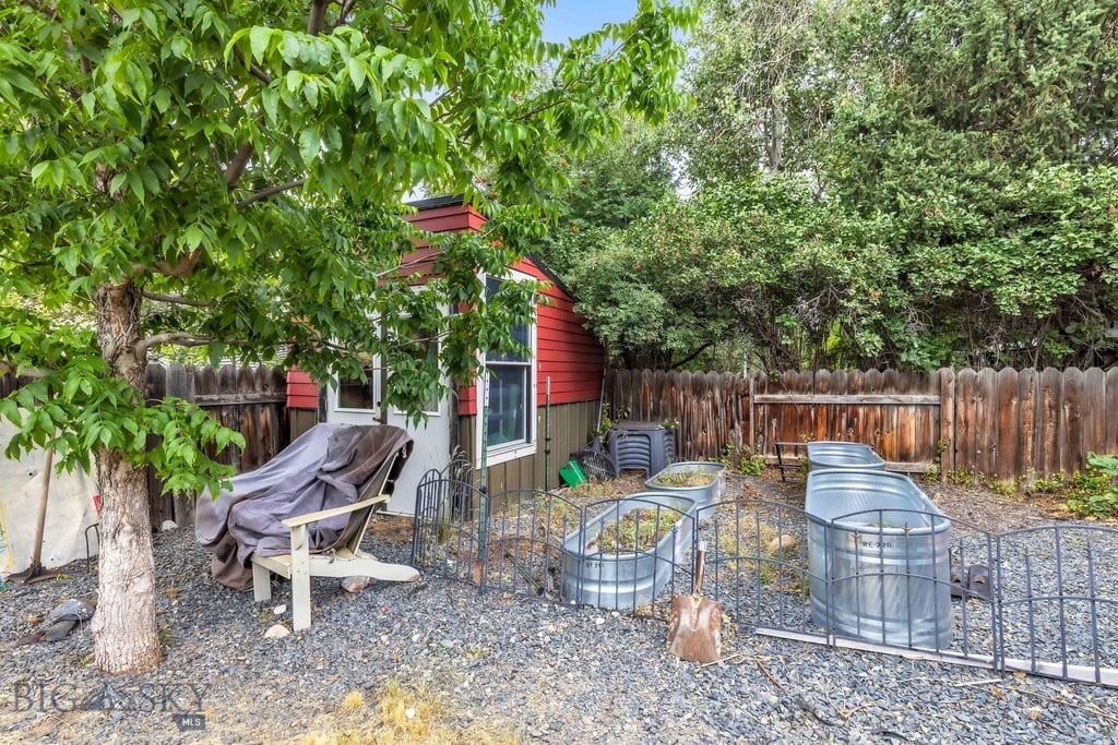 1411 S Rouse Avenue Property Photo 45