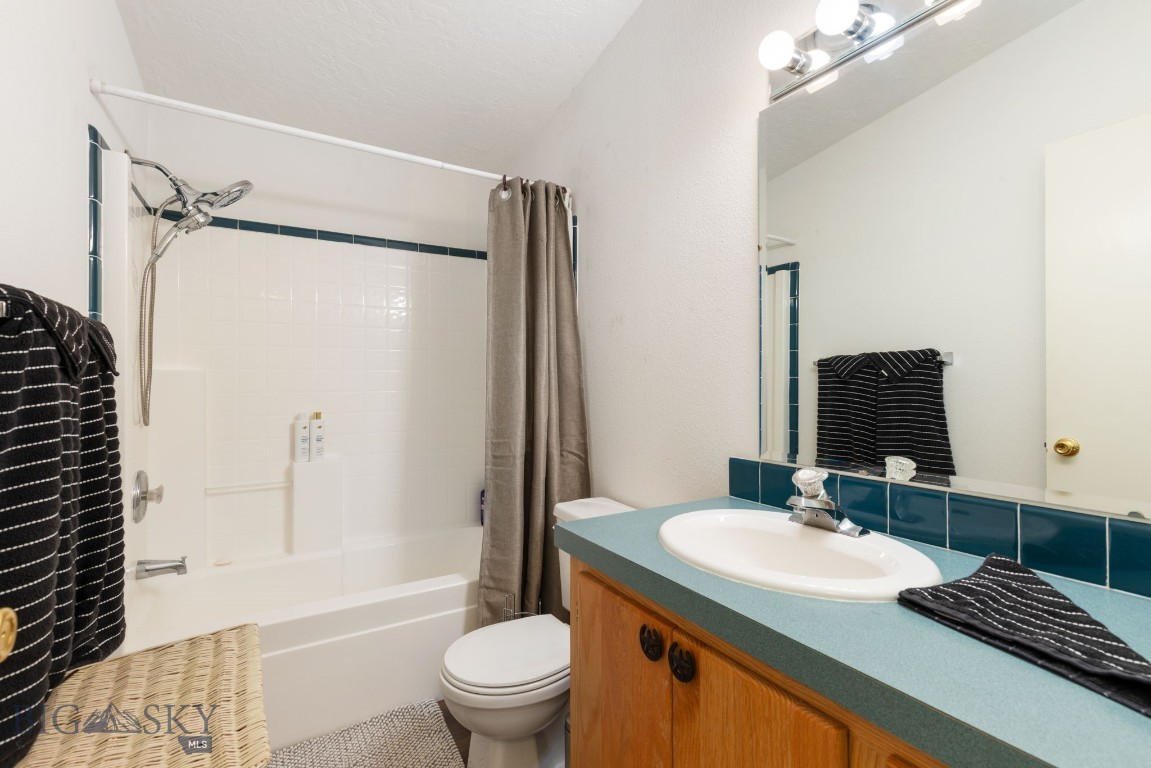51 Topaz Property Photo 27