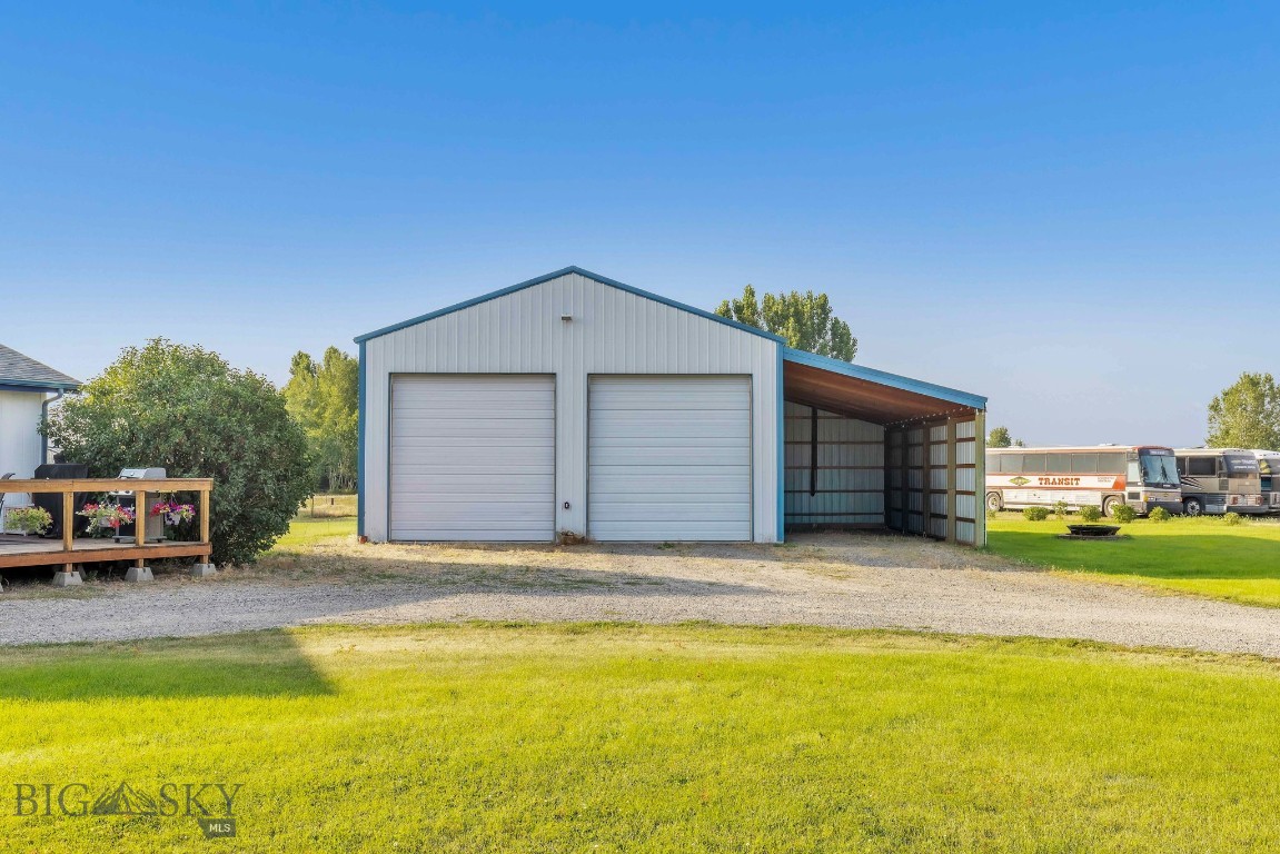 51 Topaz Property Photo 33
