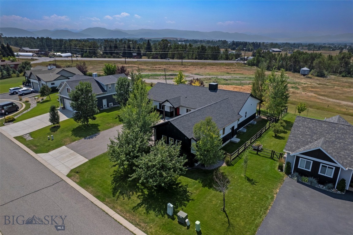 32 Mint Trail Property Photo 6