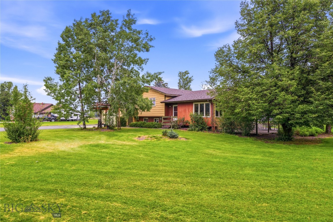 410 Coulee Drive Property Photo 2