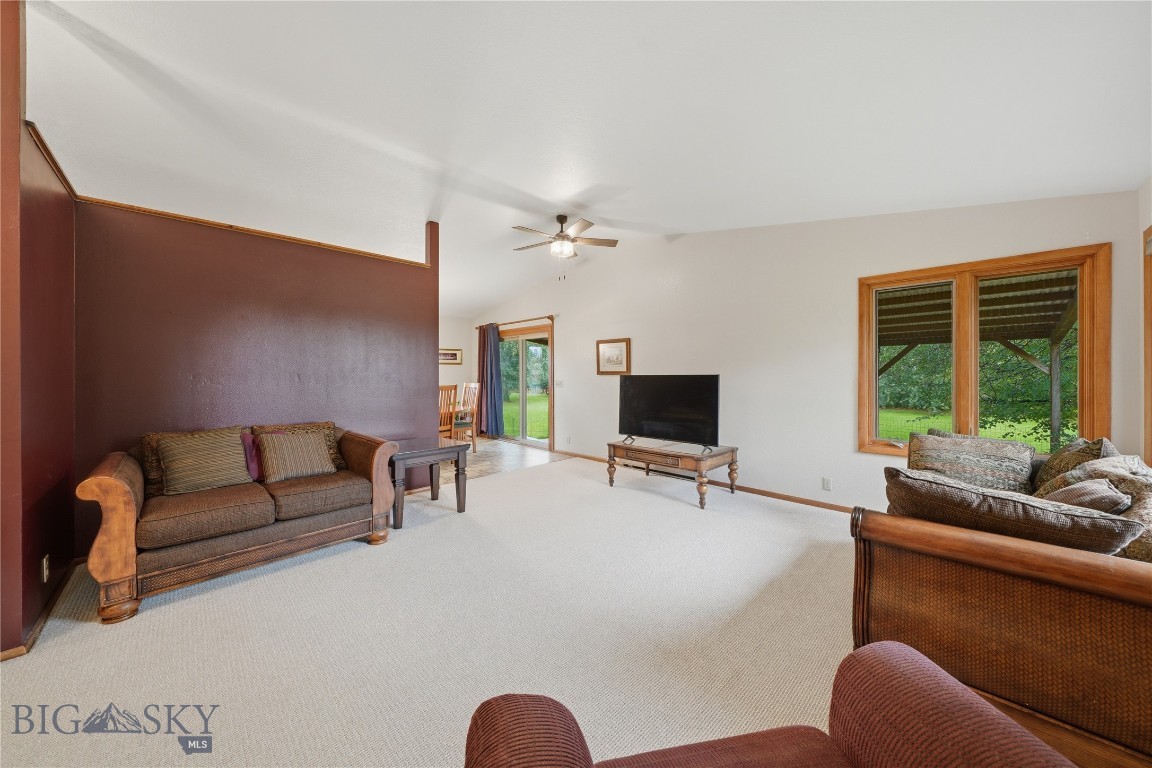 410 Coulee Drive Property Photo 10