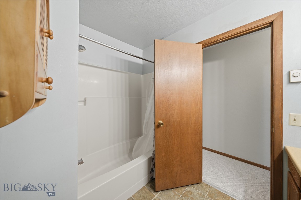 410 Coulee Drive Property Photo 14