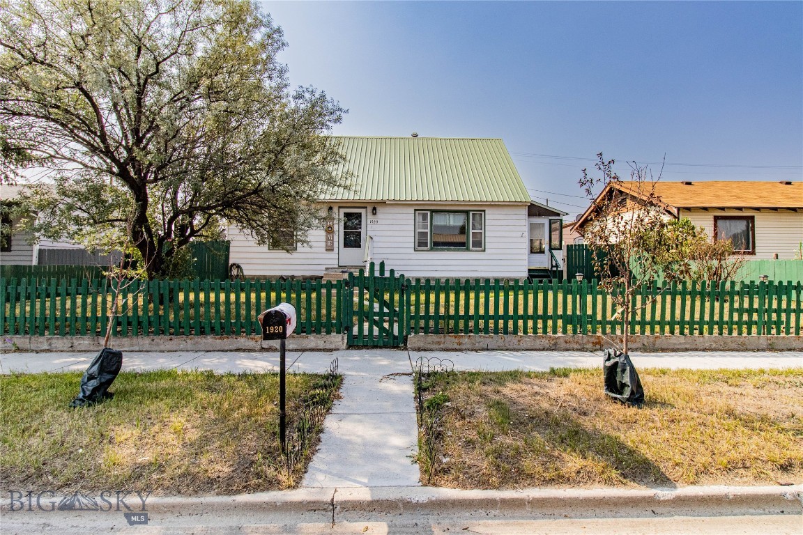 1920 Dewey Boulevard Property Photo 2