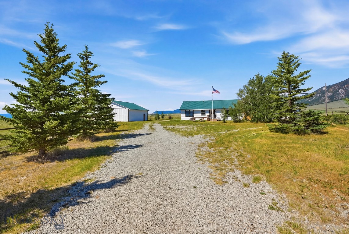 127 Airport Road Property Photo 4