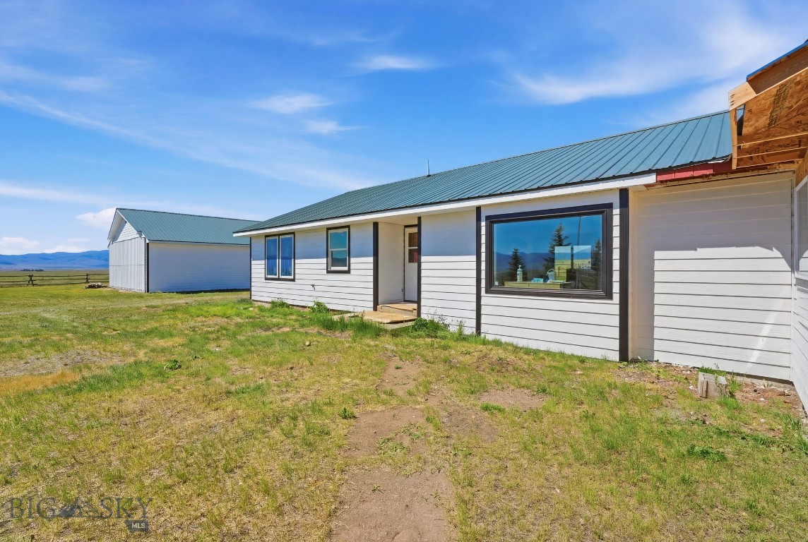 127 Airport Road Property Photo 5