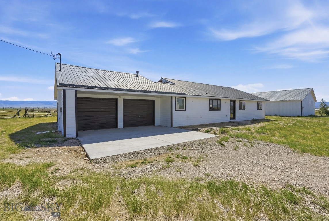 127 Airport Road Property Photo 25