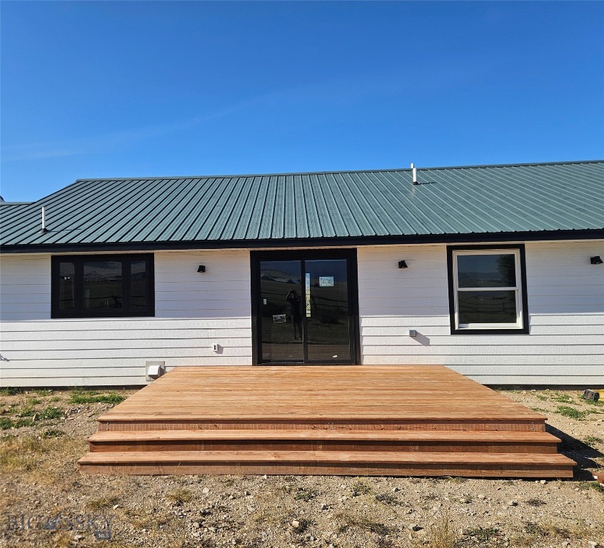 127 Airport Road Property Photo 28