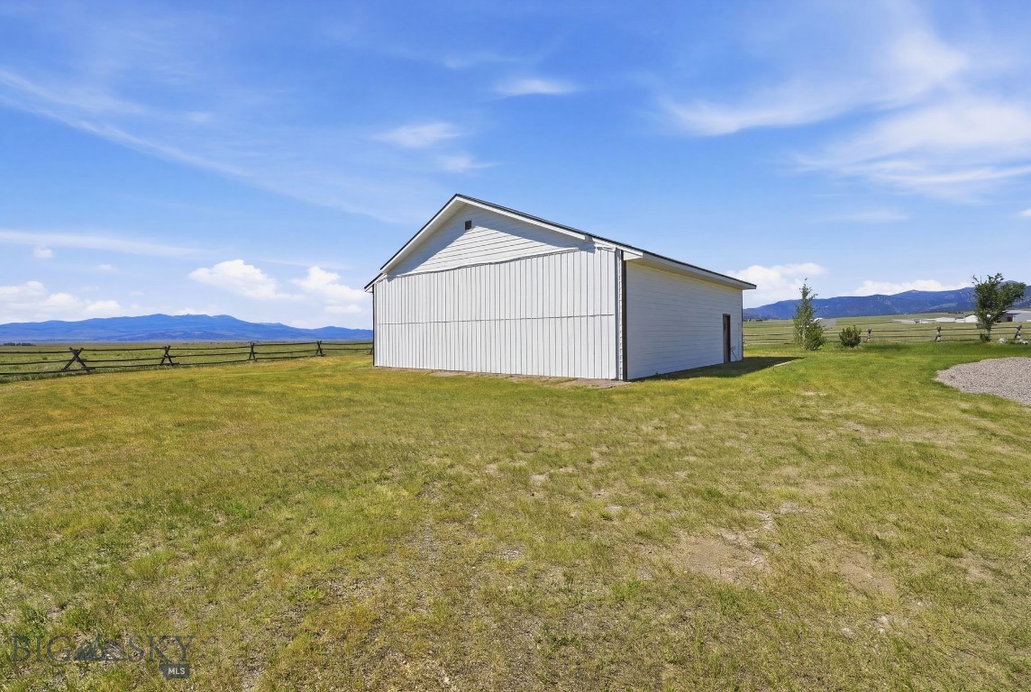 127 Airport Road Property Photo 35