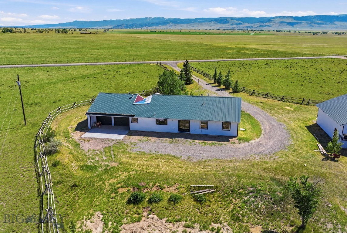 127 Airport Road Property Photo 43
