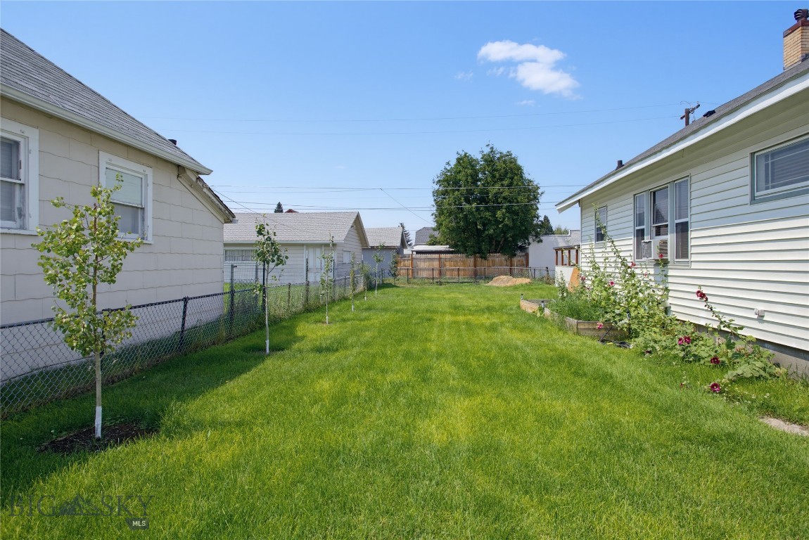 1727 Phillips Property Photo 19