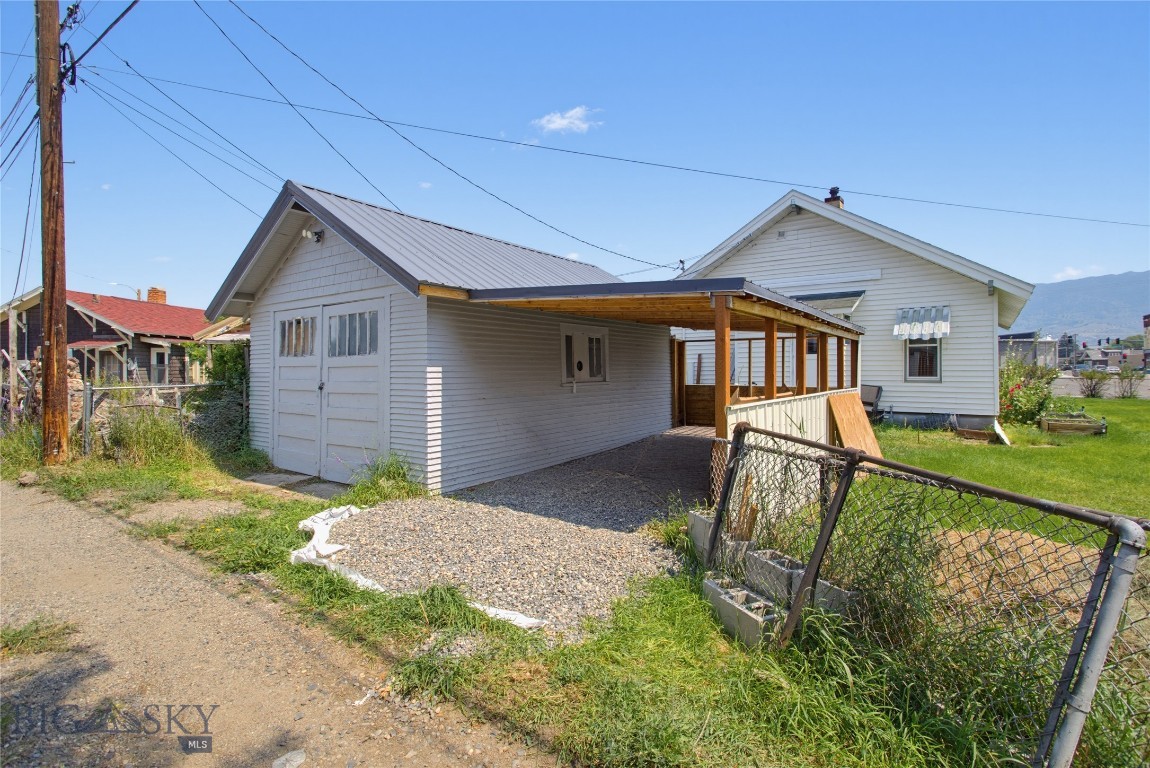 1727 Phillips Property Photo 23