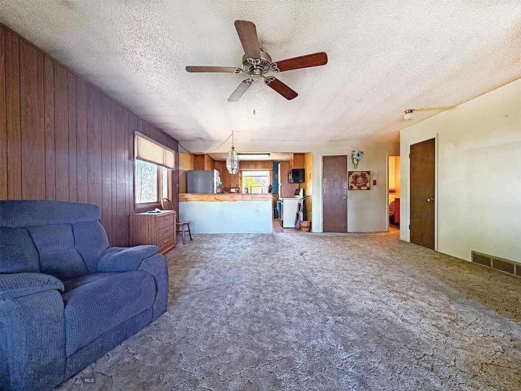 722 Thomsen Avenue Property Photo 6