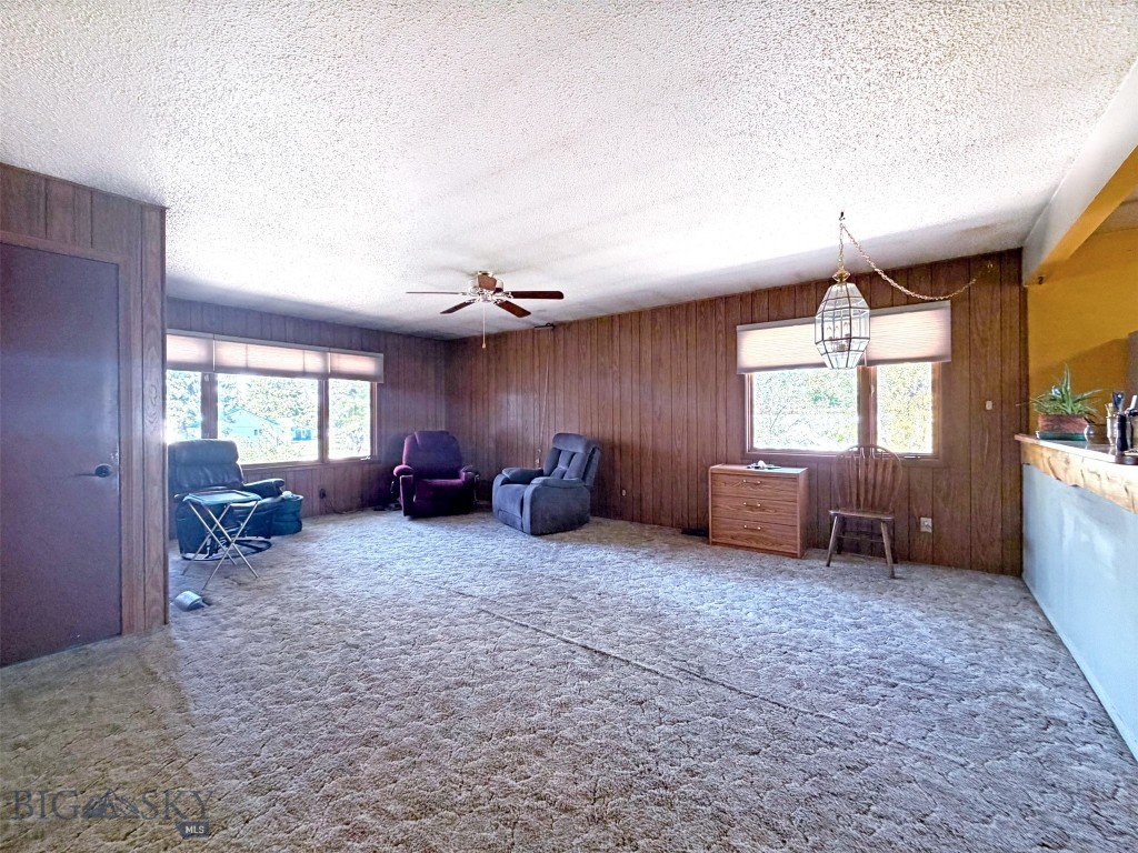 722 Thomsen Avenue Property Photo 7