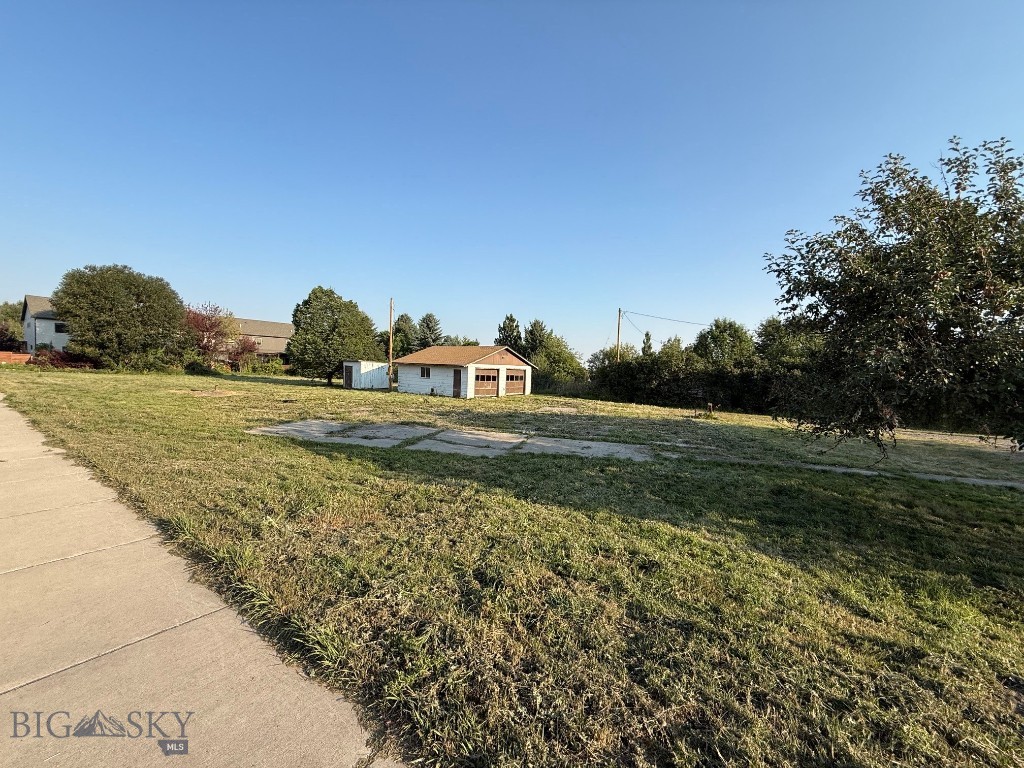 2315 N 27th Ave. Property Photo 10