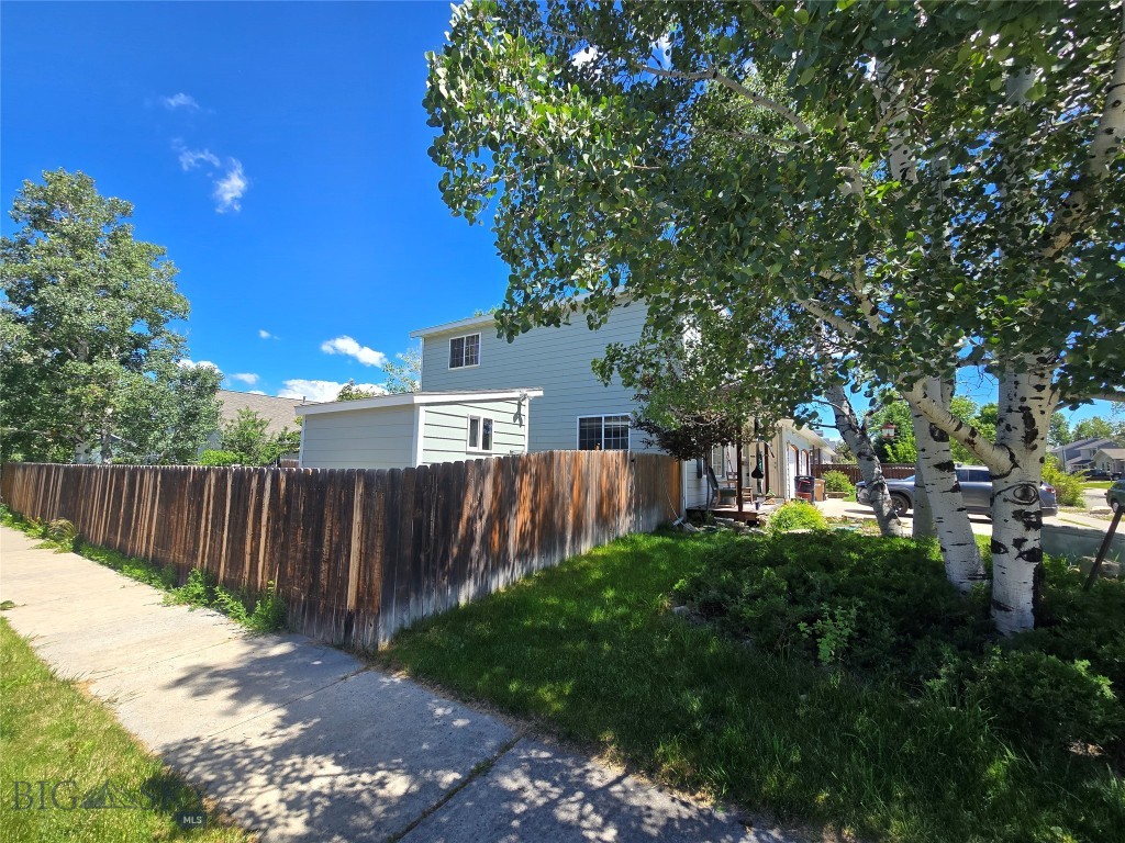 3607 Laredo Property Photo 2