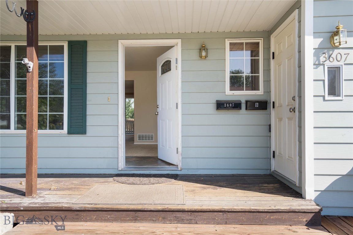 3607 Laredo Property Photo 2