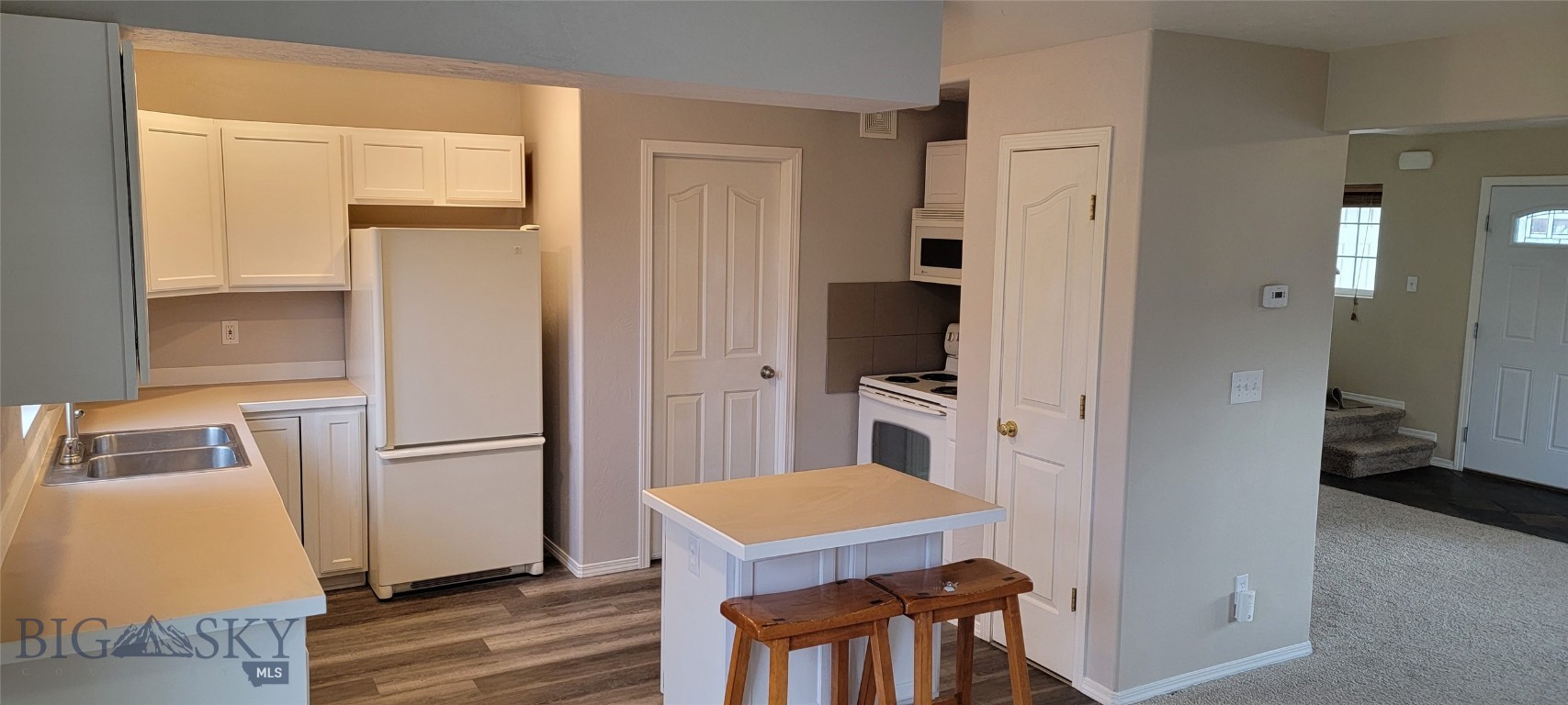 3607 Laredo Property Photo 3