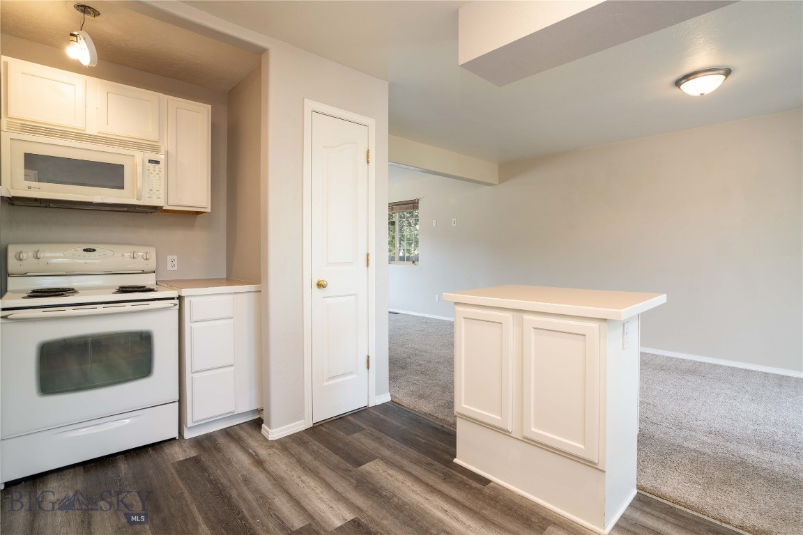 3607 Laredo Property Photo 4