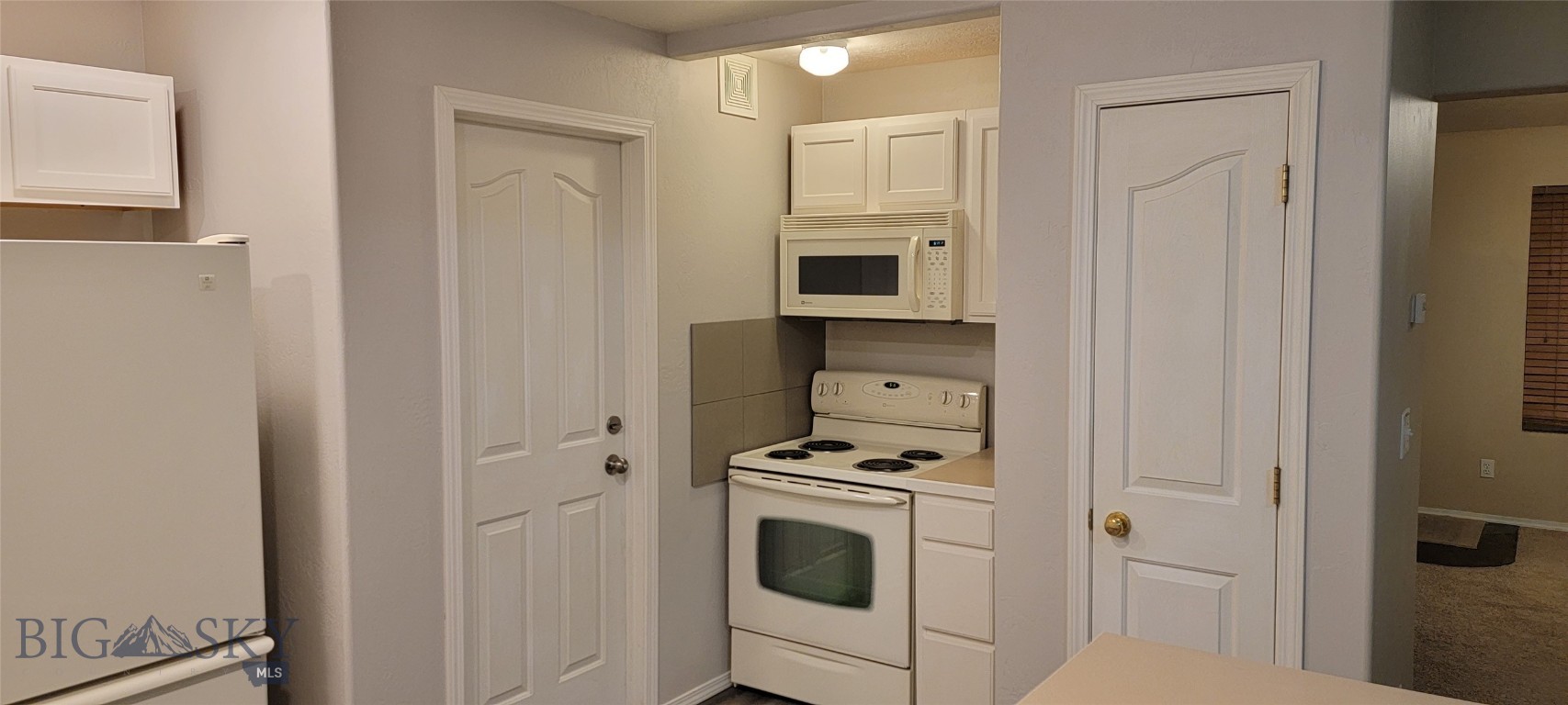 3607 Laredo Property Photo 5