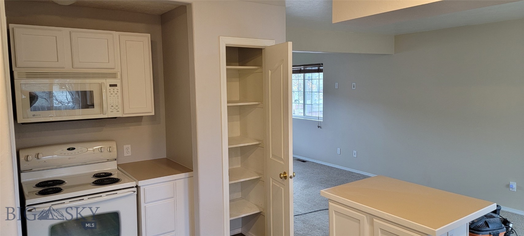3607 Laredo Property Photo 7