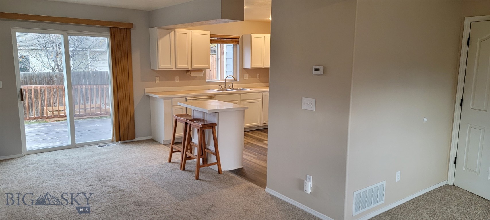 3607 Laredo Property Photo 8
