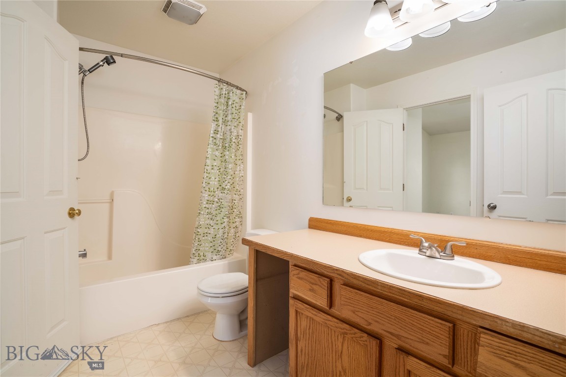 3607 Laredo Property Photo 12