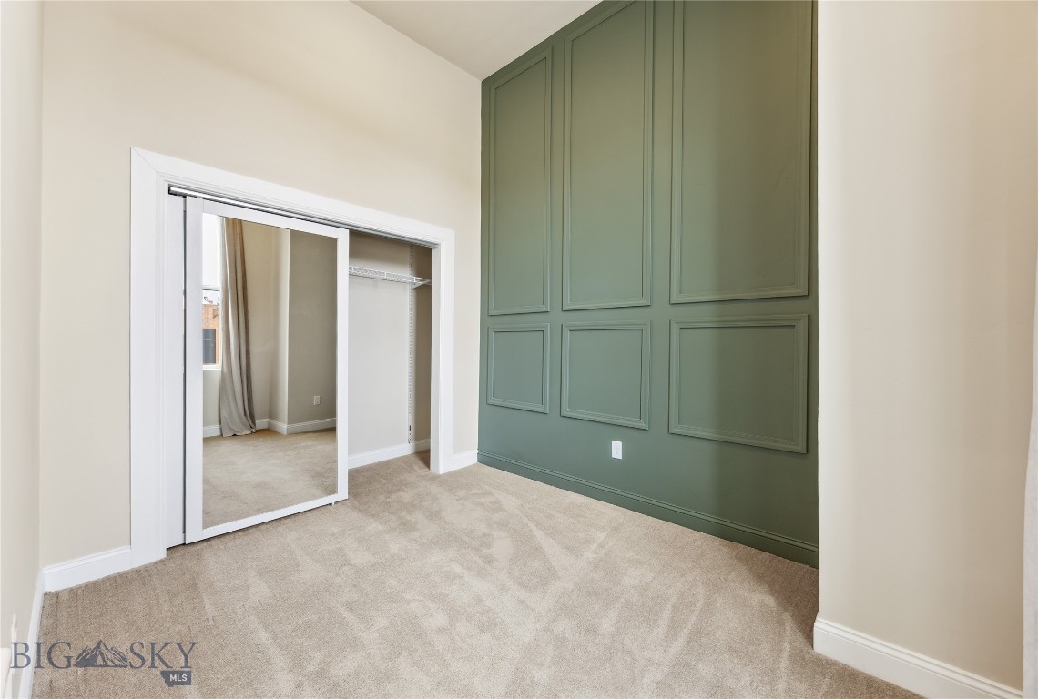 140 W Park Property Photo 9